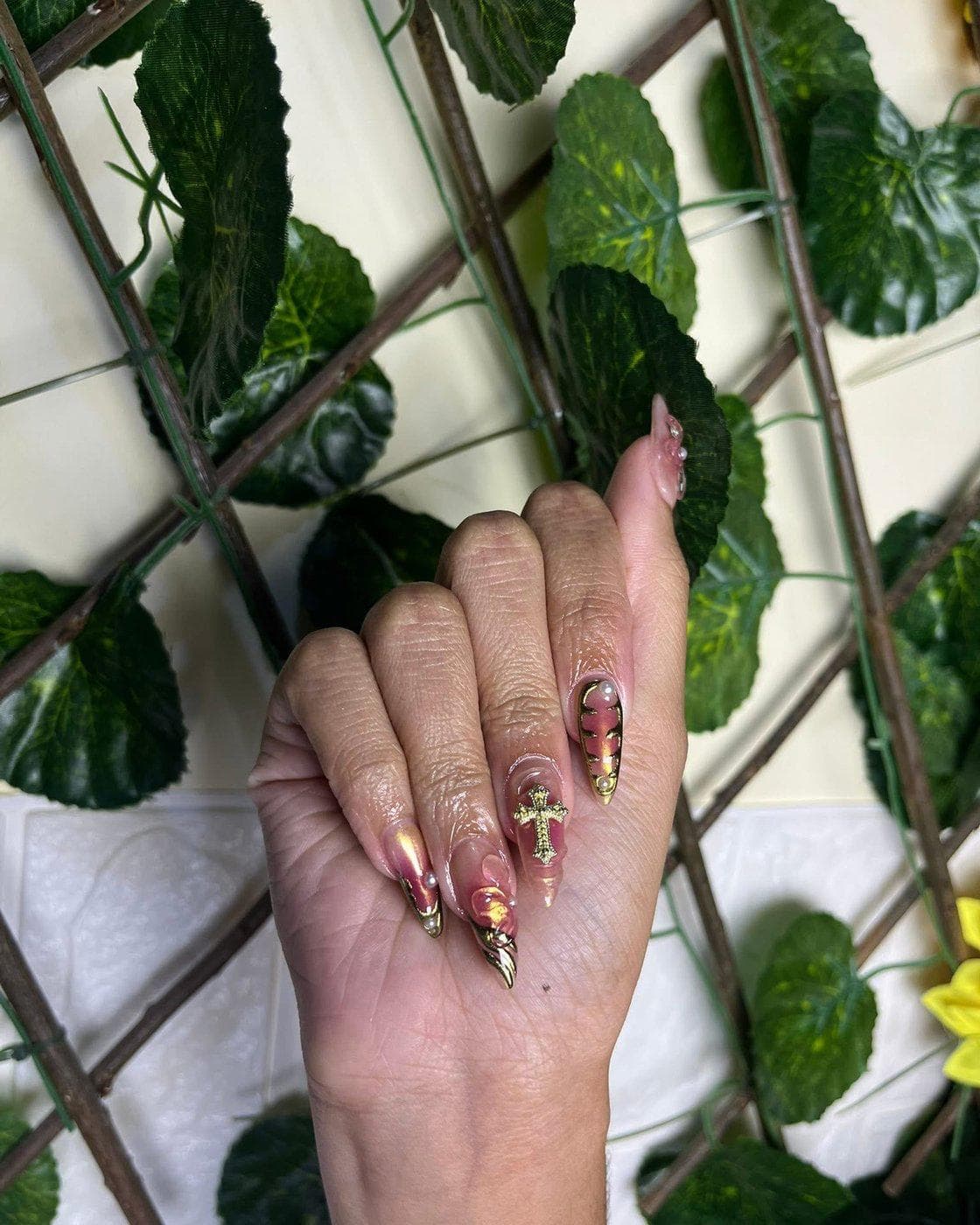 Freddy Nails gilded cross charm set